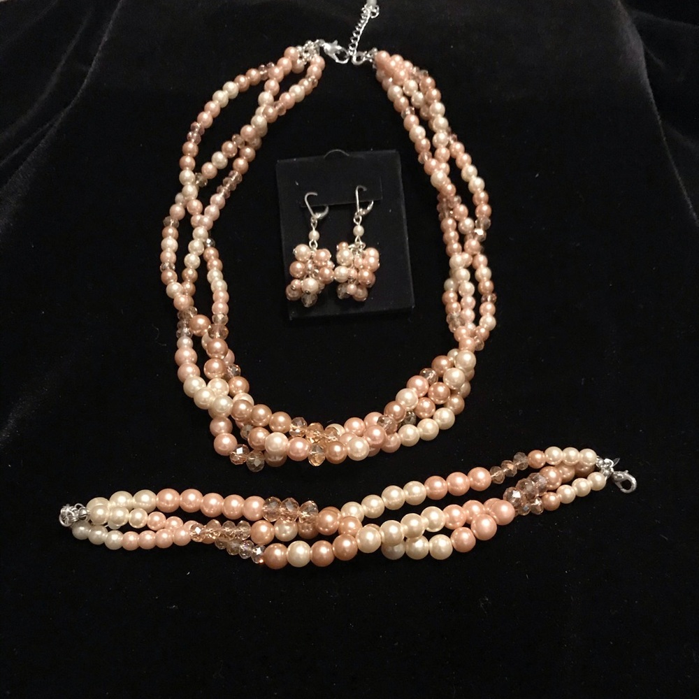 Pink Pearlesque Necklace, Earring, & Bracelet Set
